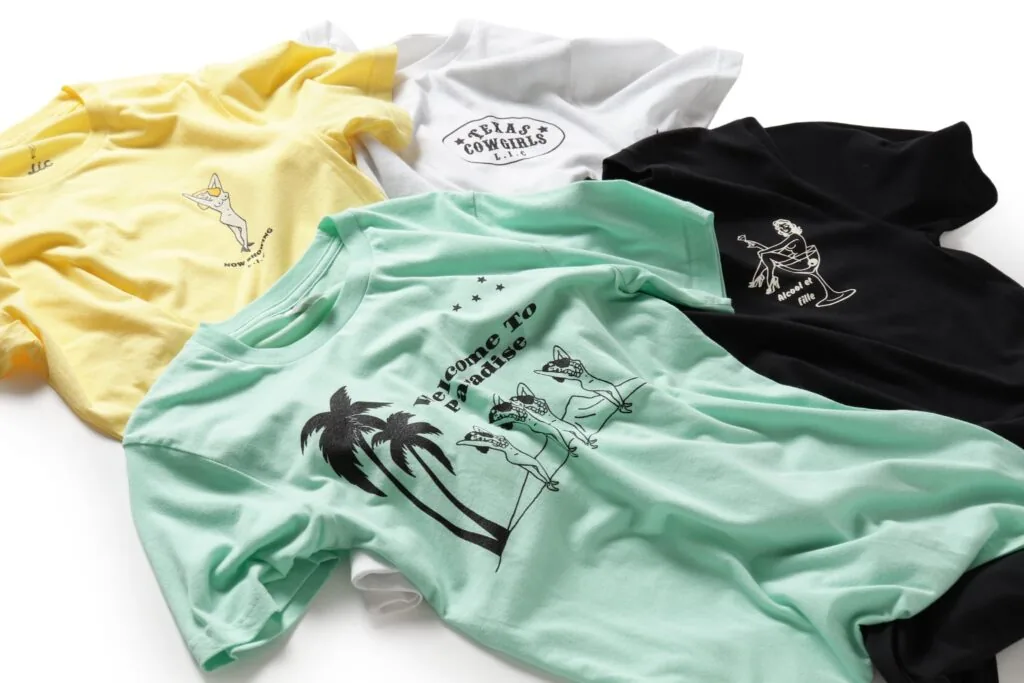 おまかせWEB商品撮影で撮影したTシャツ4色の置き撮り作例